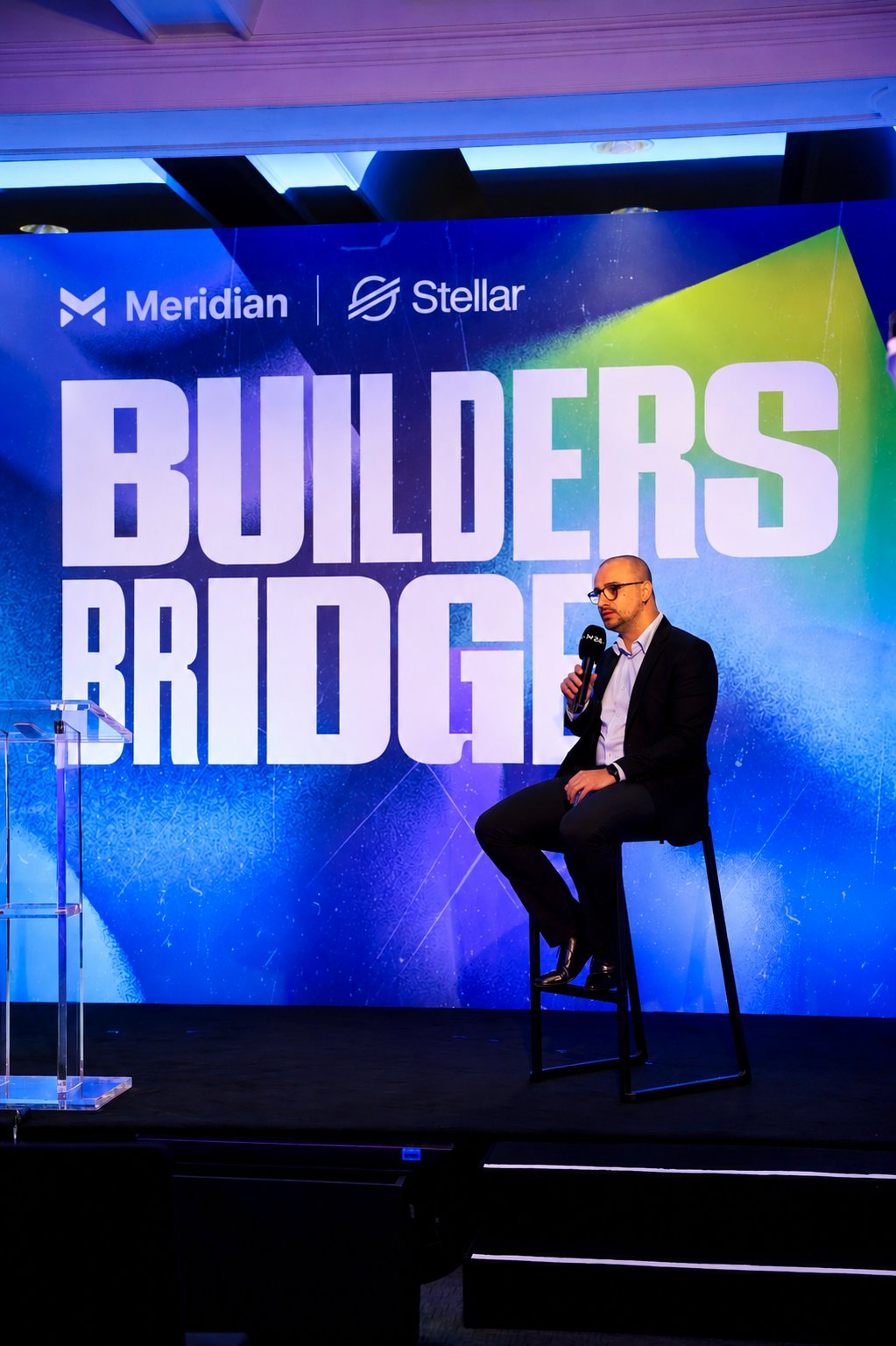 Allan Silva speaking at Meridian x Stellar Builders Bridge